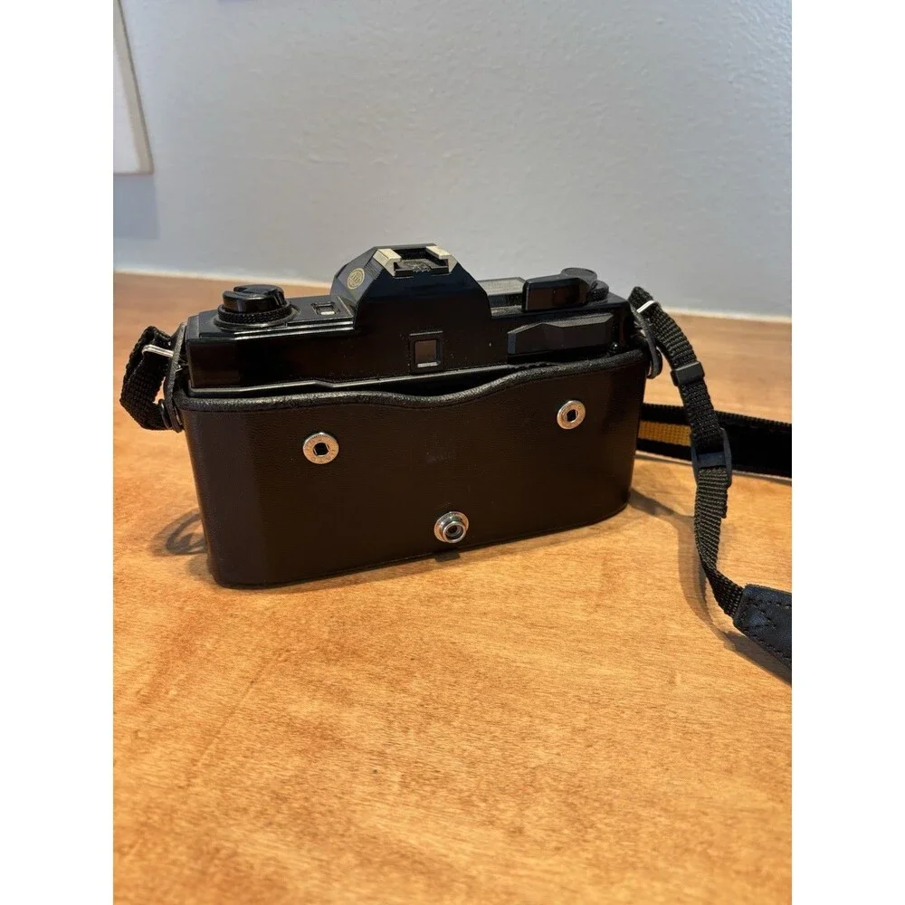 Vtg Nishika N8000 3D Camera 30 mm Quadra Scopic  35mm, Works, not Film Tested